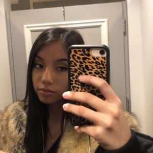 Meet your Posher, Valentina